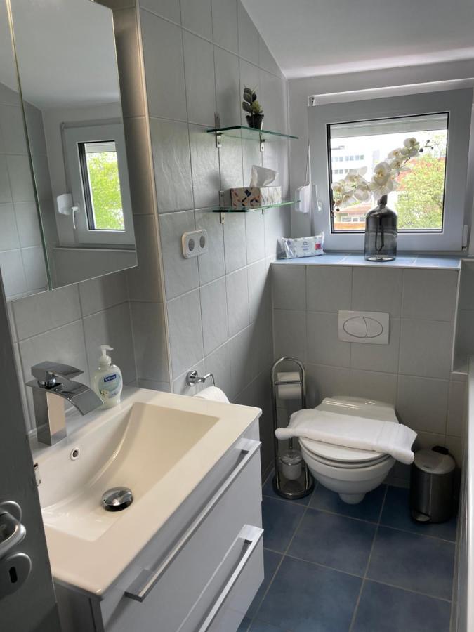 Wen Koenigsberger,Ruhige Dg-Wohnung In Weiden,2 Schlafzimmer,Parkplatz, Zentral! Weiden in der Oberpfalz Buitenkant foto